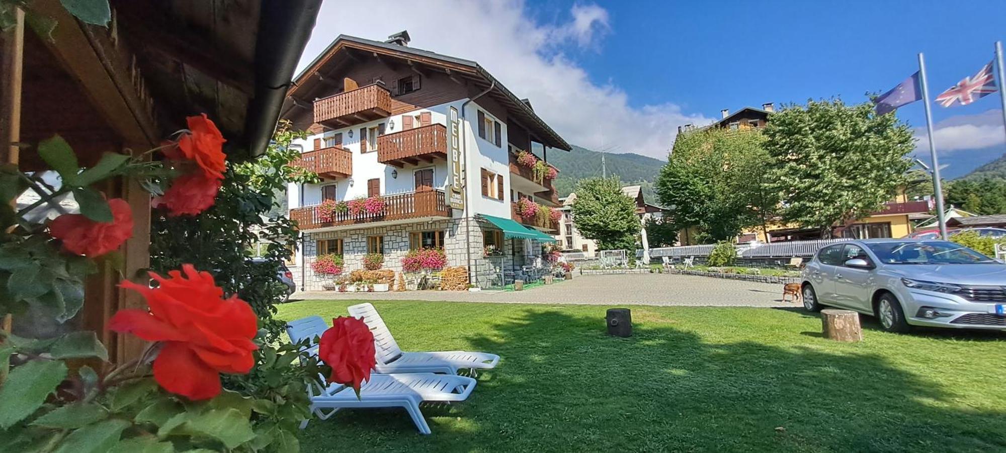 Meuble Cima Bianca Garni Hotel Bormio Exterior photo
