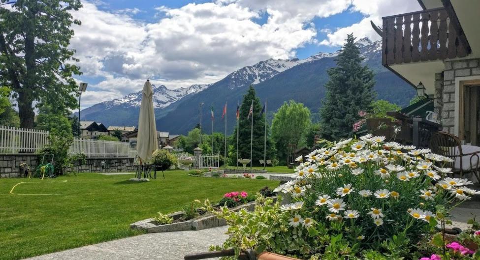 Meuble Cima Bianca Garni Hotel Bormio Exterior photo