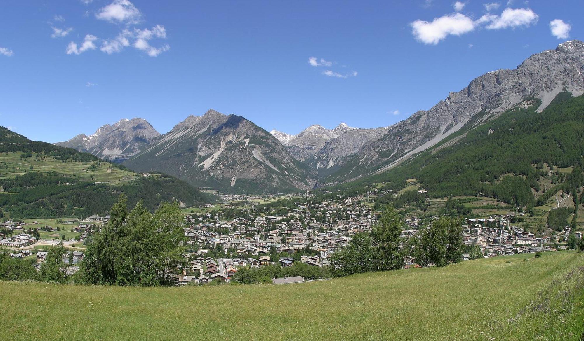 Meuble Cima Bianca Garni Hotel Bormio Exterior photo