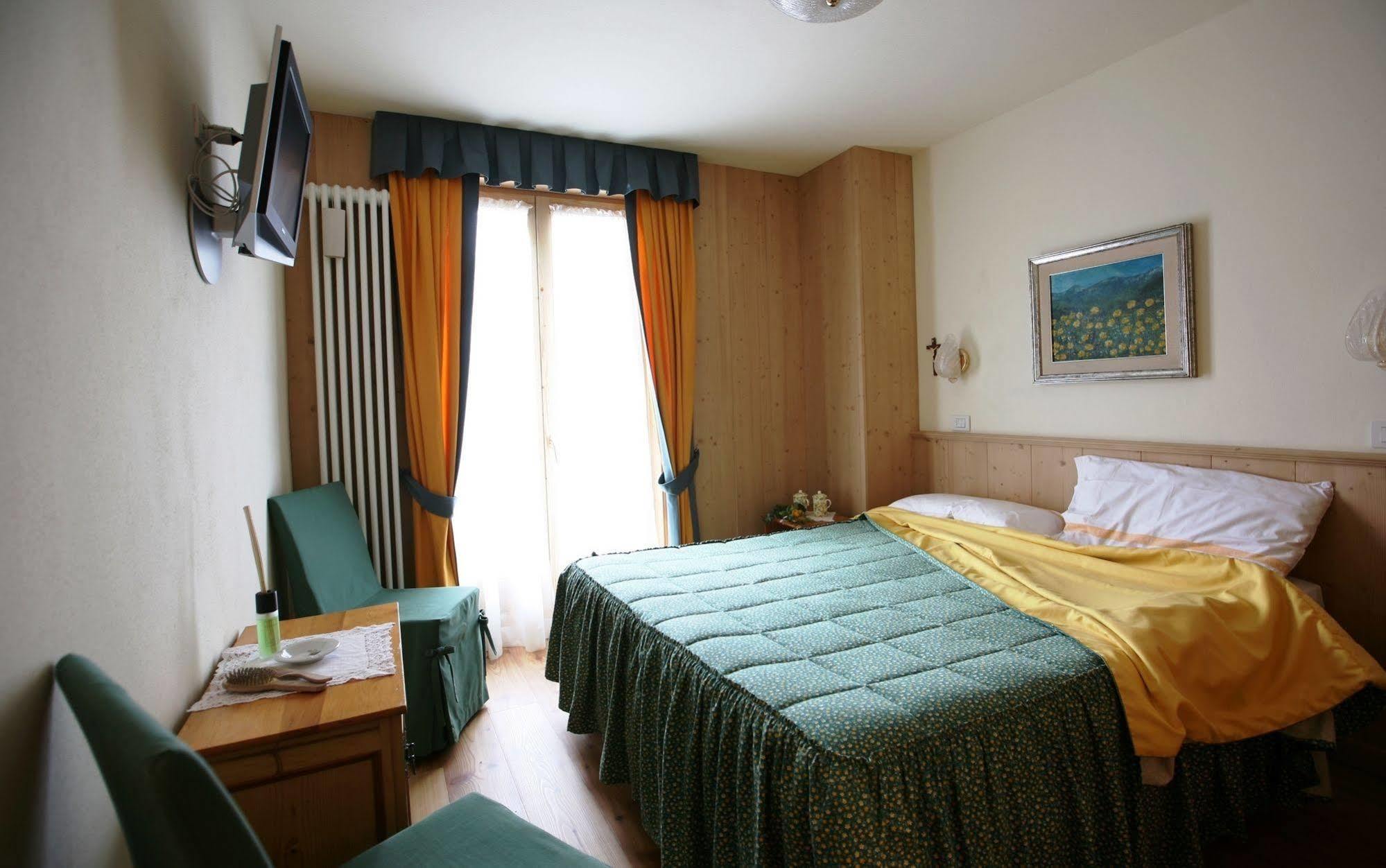 Meuble Cima Bianca Garni Hotel Bormio Exterior photo